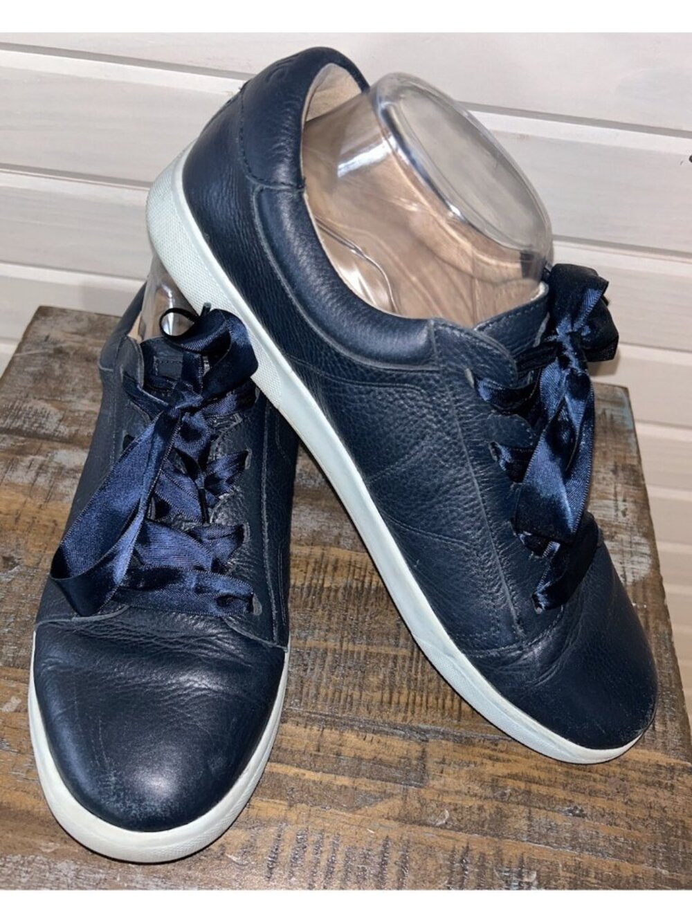 Vionic Sz 11 US Navy Blue Leather Chantelle Comfort Sneakers Shoes Lace Up Wmns
